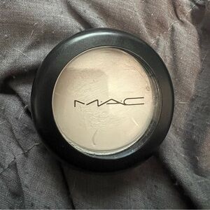 Mac cream color base